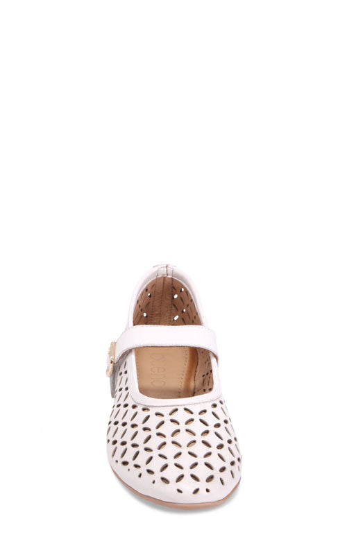 Bueno Kehlani Flats, white